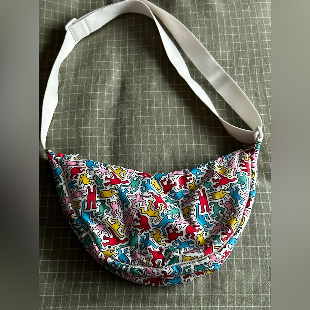 Keith Haring X Uniqlo Round Shoulder Bag